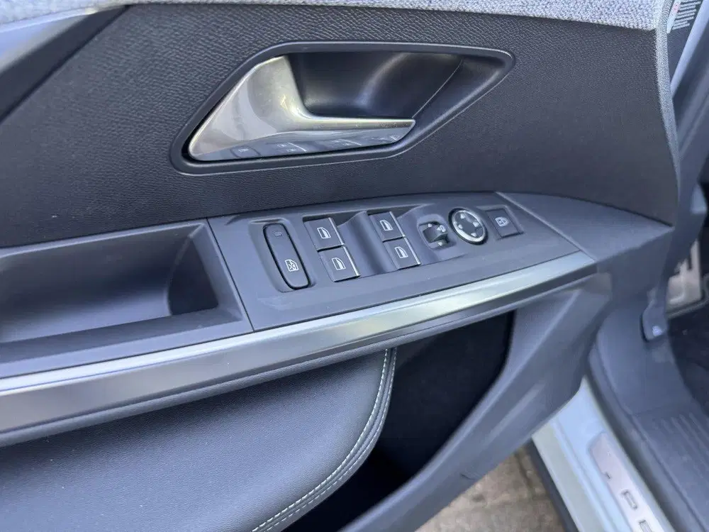 Peugeot 3008 GT 210pk 73 kWh uit 2024, foto 9