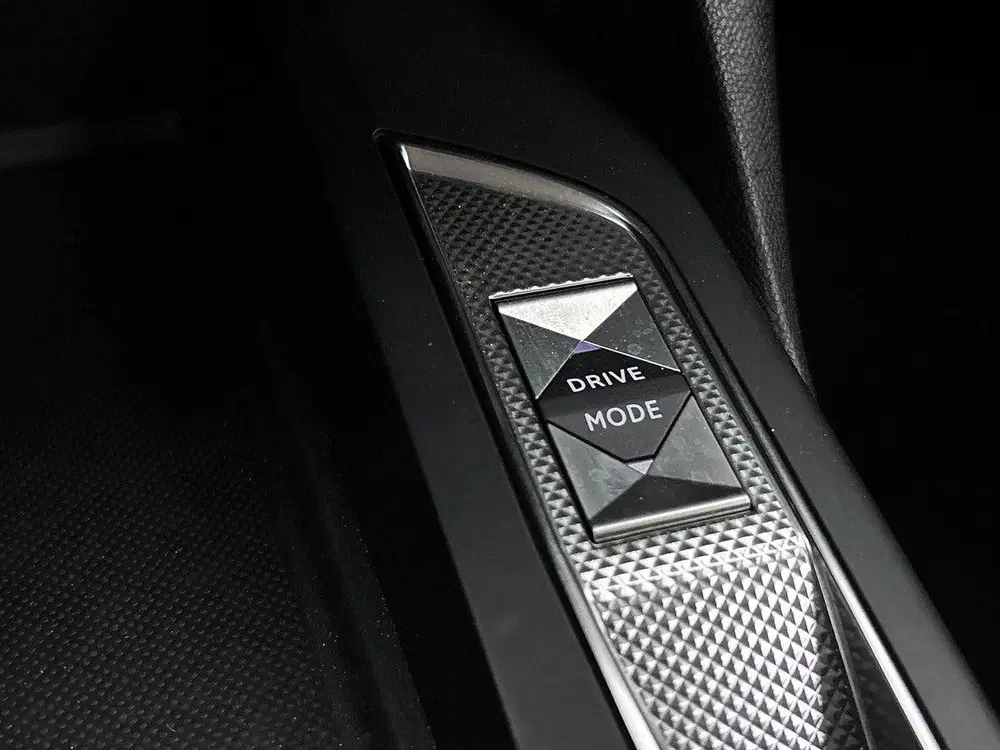 DS Automobiles DS 3 DS DS 3 100 pk Performance Line uit 2024, foto 11