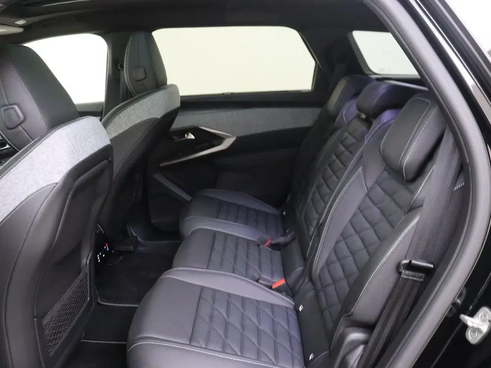 Peugeot 5008 Launch Edition Dual Motor 73 kWh 325pk uit 2025, foto 12