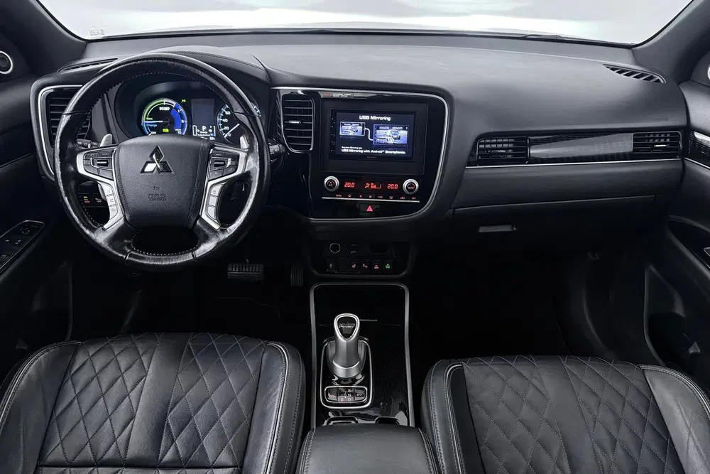 Mitsubishi Outlander 2.4 PHEV Instyle (PANORAMADAK uit 2019, foto 3
