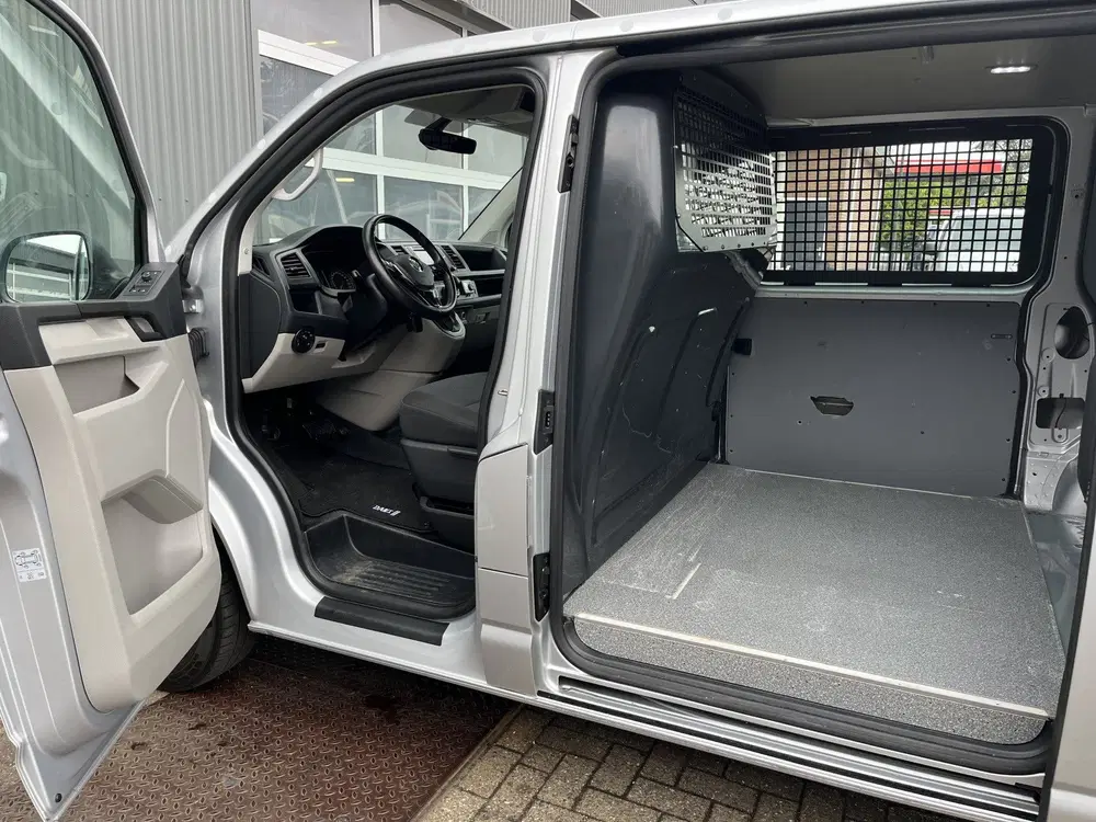Volkswagen Transporter 2.0 TSI L1H1 Automaat Benzine Dubbele uit 2019, foto 5
