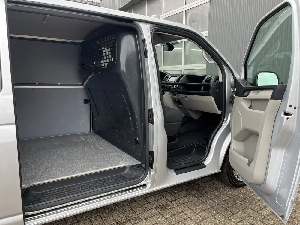 Volkswagen Transporter 2.0 TSI L1H1 Automaat Benzine Dubbele uit 2019, foto 8