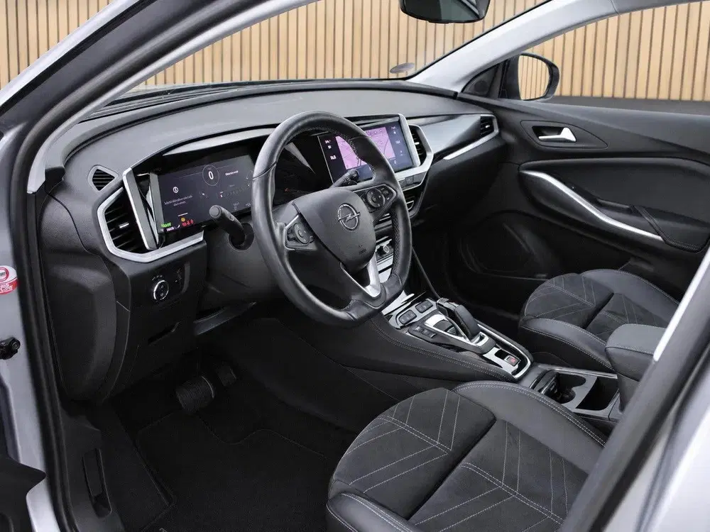 Opel Grandland 1.6 Turbo Plug-In Hybrid 4x4 Business Eleg uit 2022, foto 4