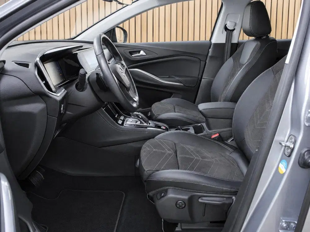 Opel Grandland 1.6 Turbo Plug-In Hybrid 4x4 Business Eleg uit 2022, foto 9