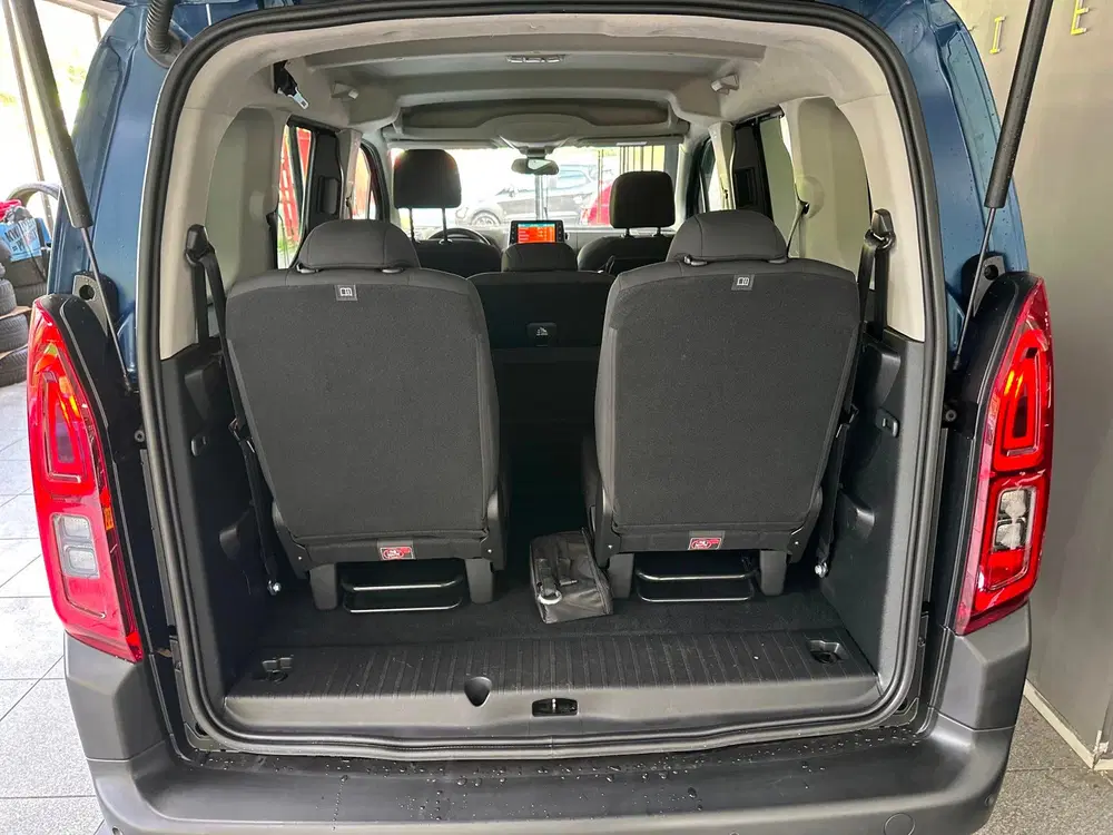 Citroën Berlingo Citroen BERLINGO 1.2 PureTech Shine uit 2019, foto 14