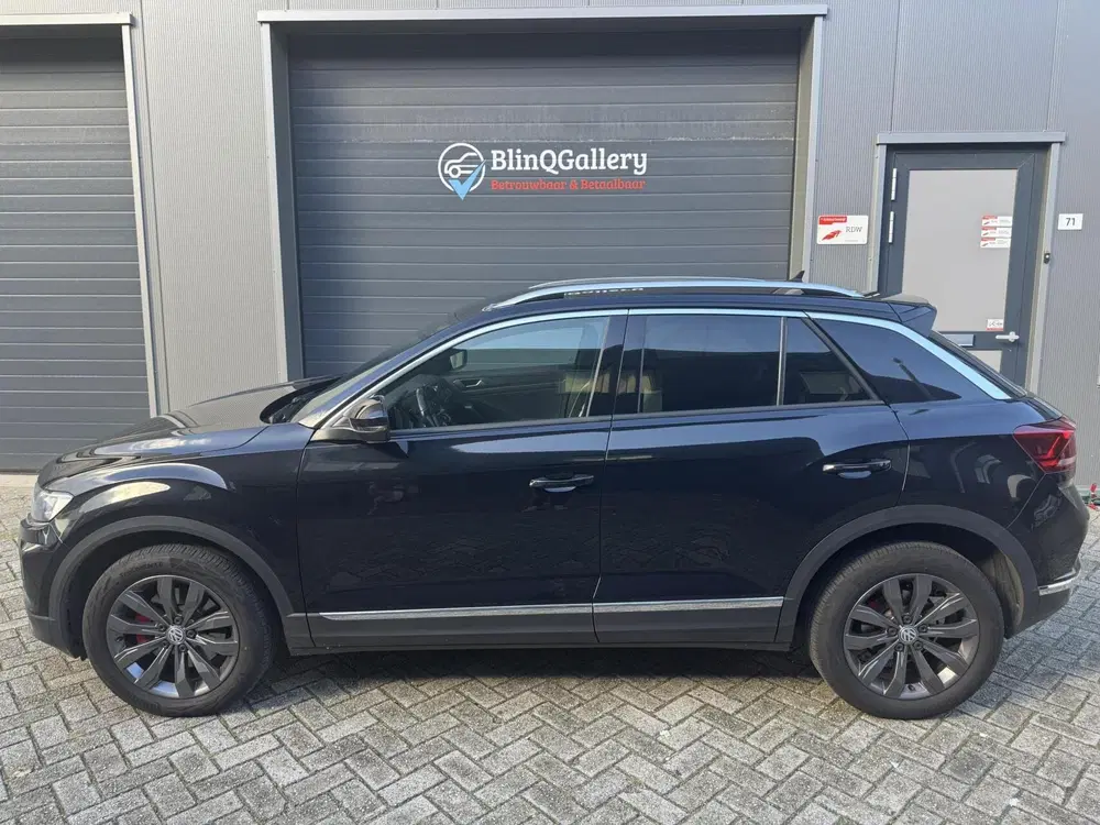 Volkswagen T-Roc 1.5 TSI Sport uit 2019, foto 2