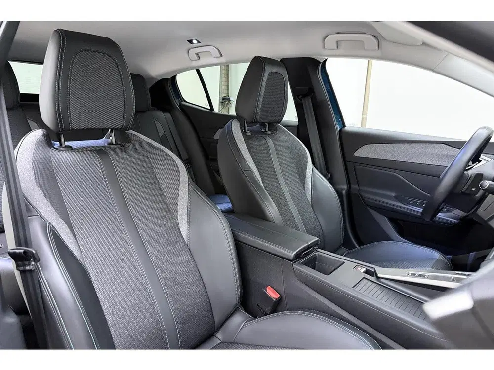 Peugeot 408 1.2 Hybrid 145 e-DCS6 Allure uit 2025, foto 10
