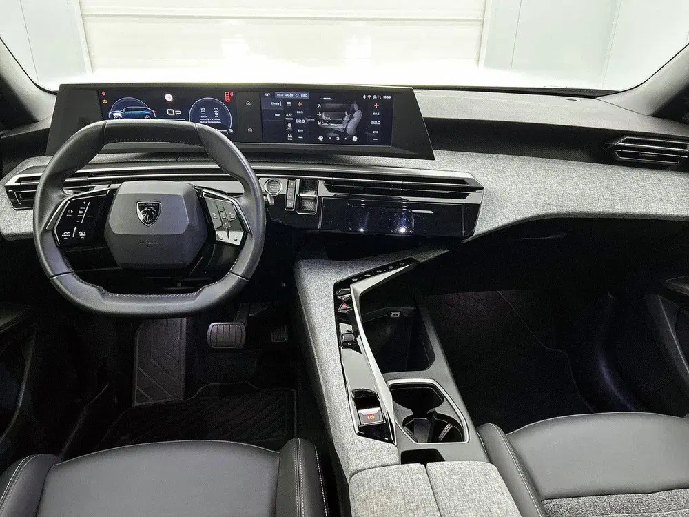 Peugeot 5008 145pk Allure Hybrid uit 2025, foto 11