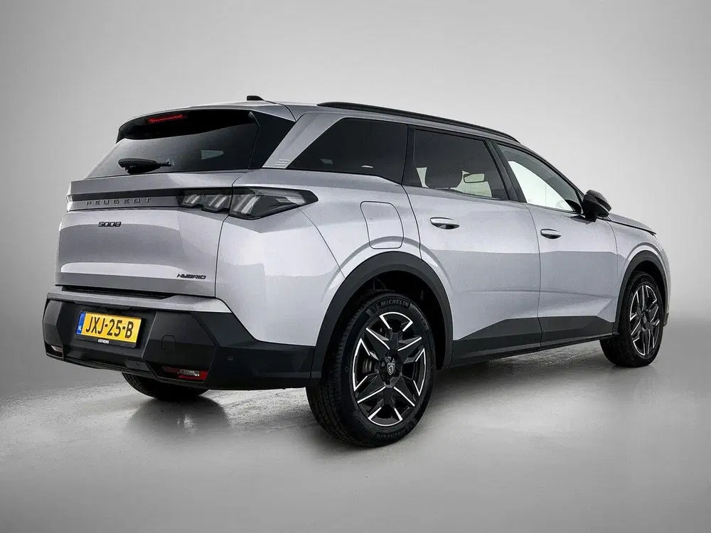 Peugeot 5008 145pk Allure Hybrid uit 2025, foto 3