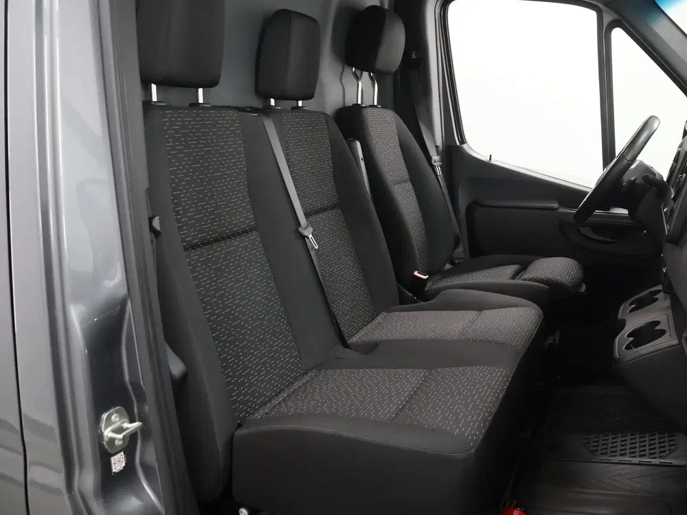 Mercedes-Benz Sprinter 319 CDI uit 2023, foto 10