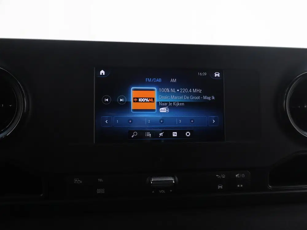 Mercedes-Benz Sprinter 319 CDI uit 2023, foto 13