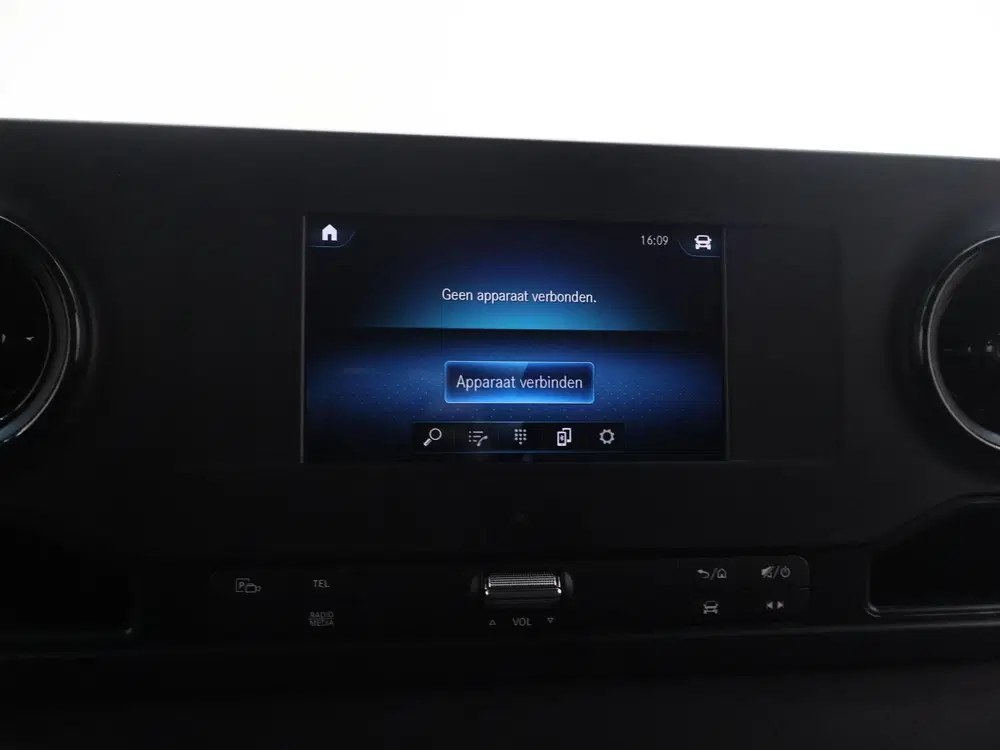 Mercedes-Benz Sprinter 319 CDI uit 2023, foto 15