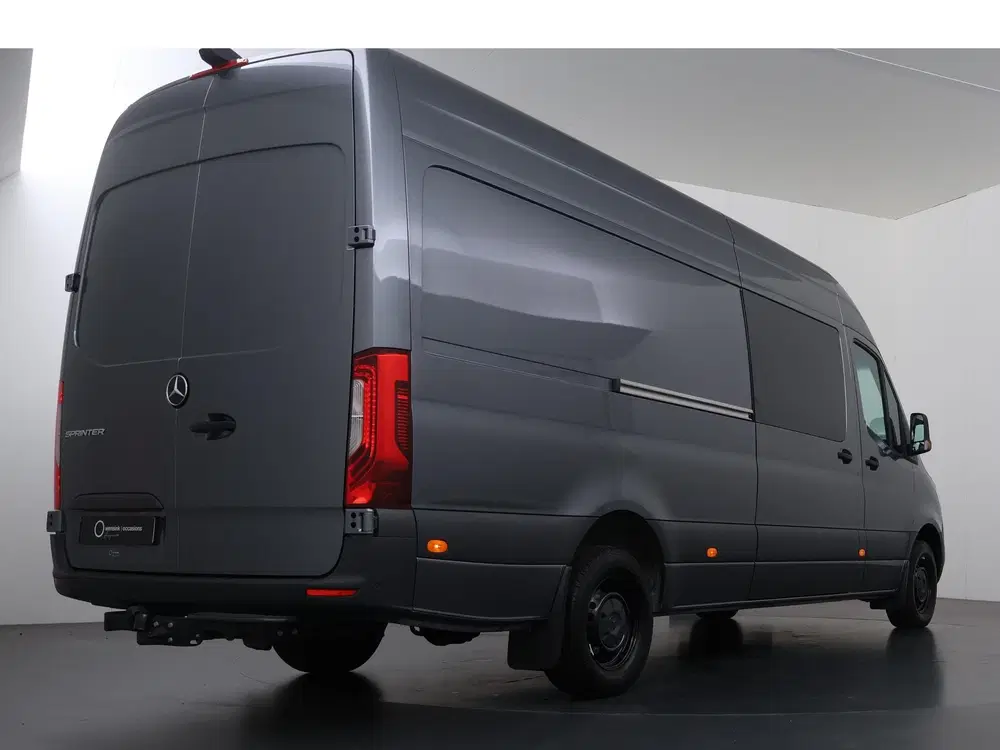 Mercedes-Benz Sprinter 319 CDI uit 2023, foto 2