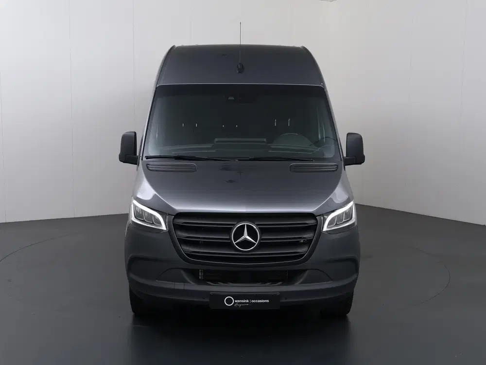 Mercedes-Benz Sprinter 319 CDI uit 2023, foto 3