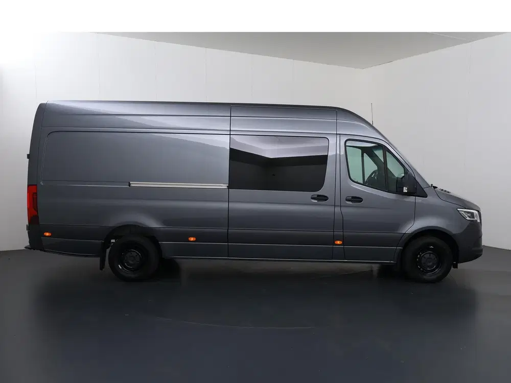 Mercedes-Benz Sprinter 319 CDI uit 2023, foto 6