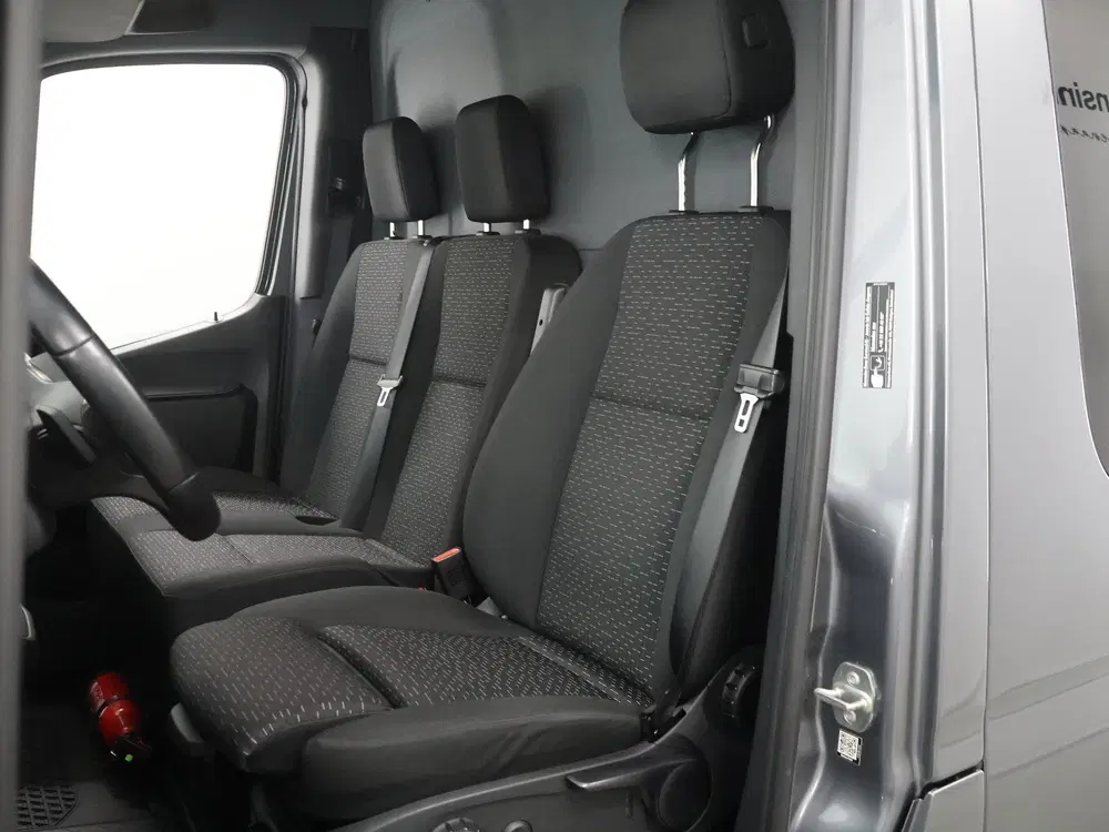 Mercedes-Benz Sprinter 319 CDI uit 2023, foto 8