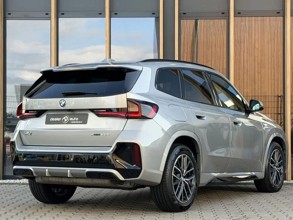 BMW X1 xDrive25e M-sport uit 2023, foto 2