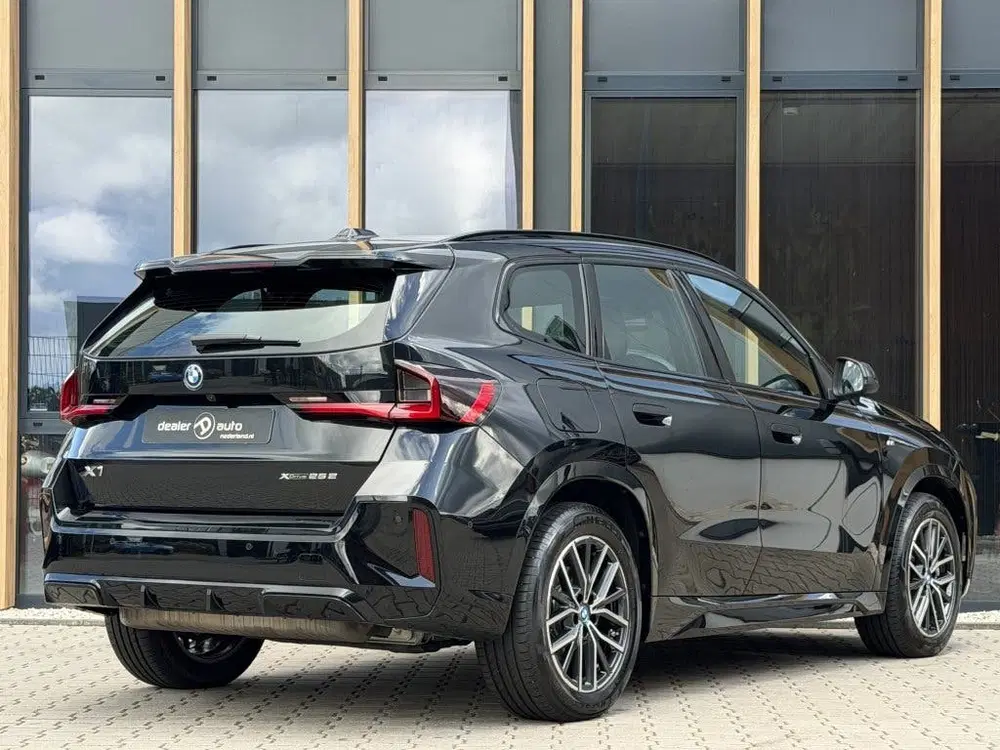 BMW X1 xDrive25e M-sport uit 2025, foto 2