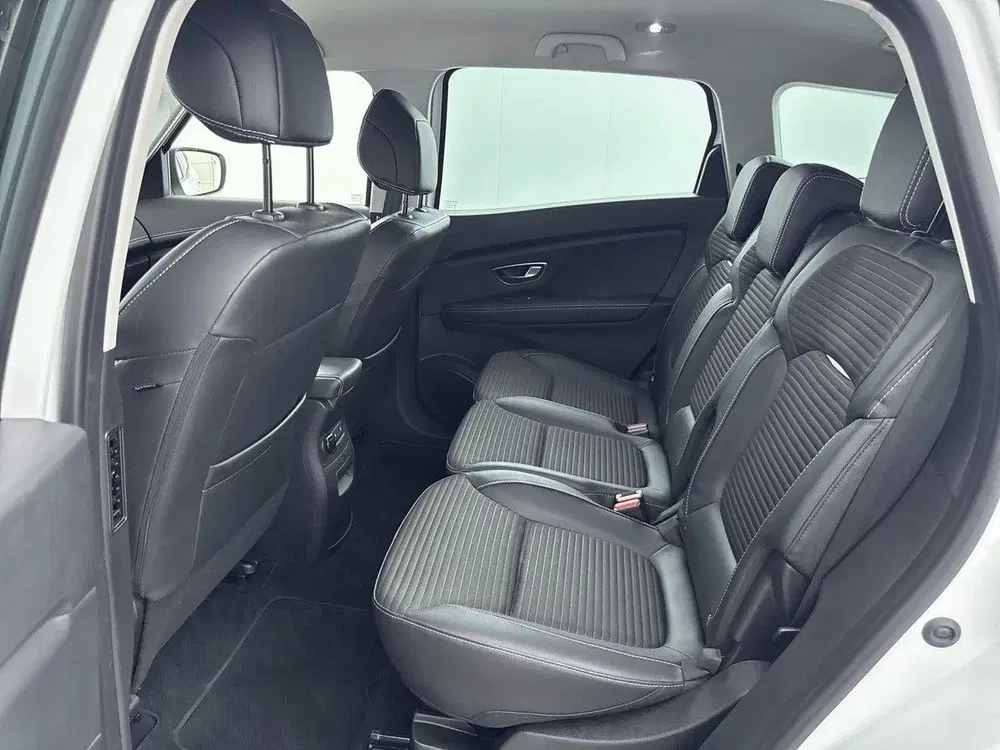 Renault Grand Scenic Grand Scénic 140 pk TCe Intens uit 2019, foto 15