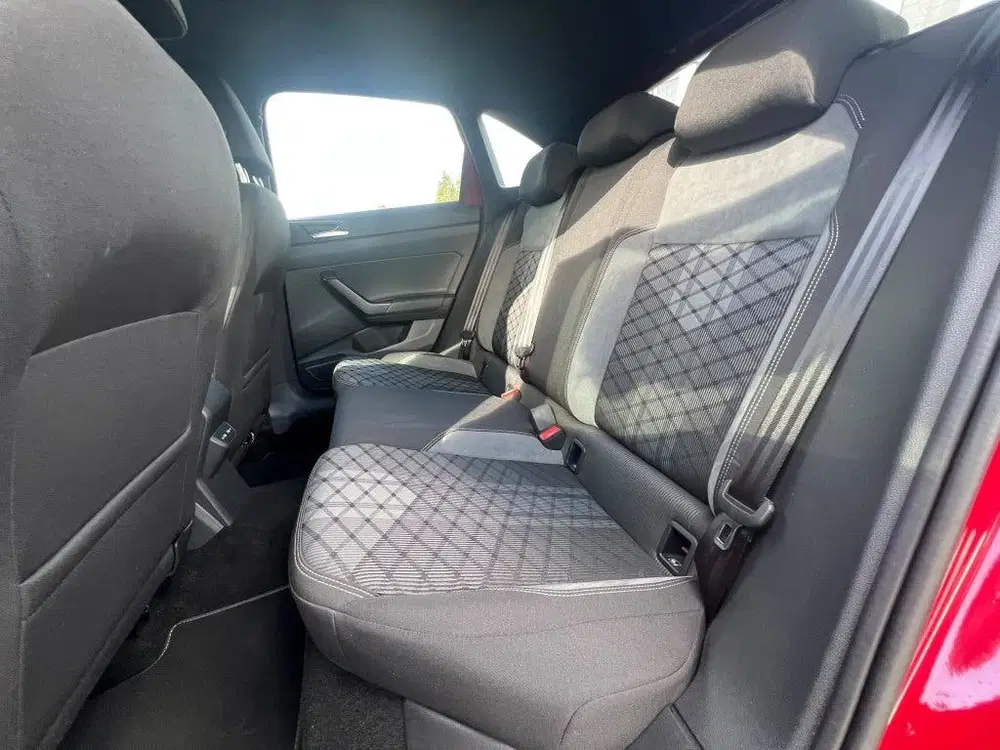 Volkswagen Taigo 1.0TSI 110pk DSG R-Line Black Style uit 2022, foto 6