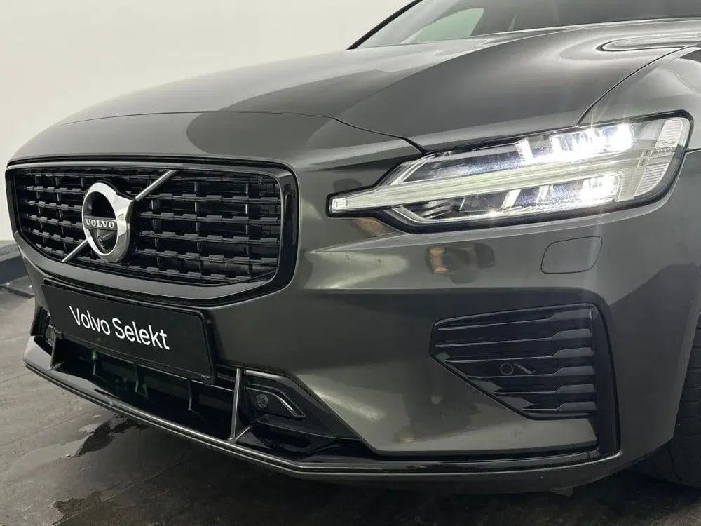 Volvo V60 T6 340PK Recharge R-Design uit 2021, foto 12