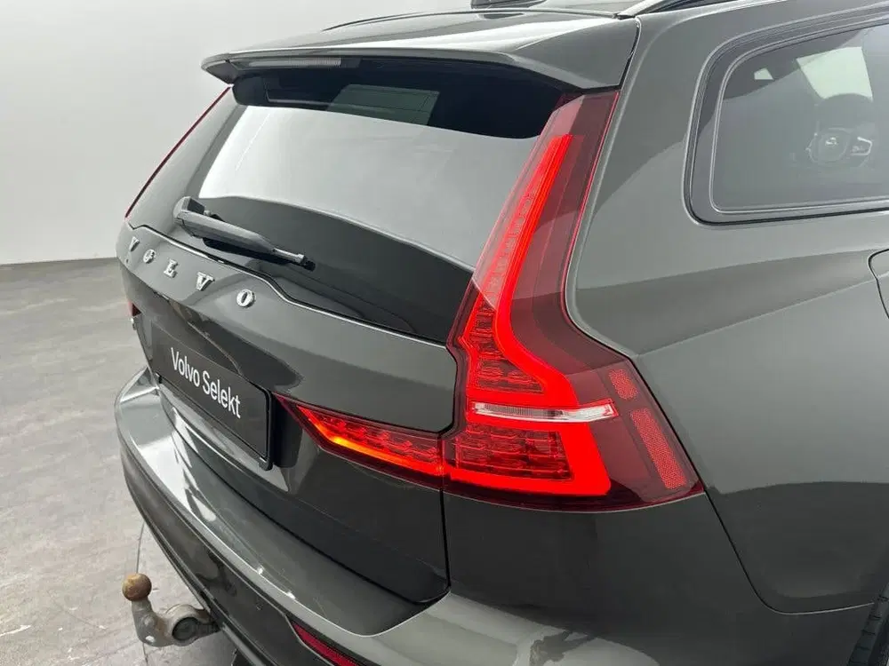 Volvo V60 T6 340PK Recharge R-Design uit 2021, foto 13