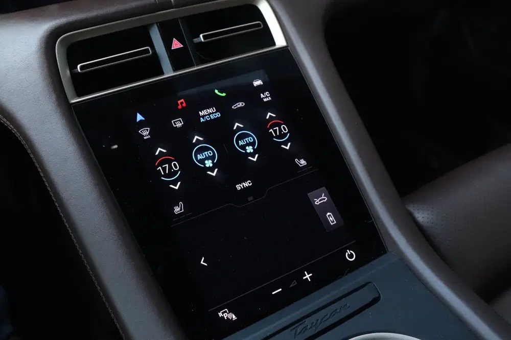 Porsche Taycan 4S Performance 84 kWh uit 2020, foto 14