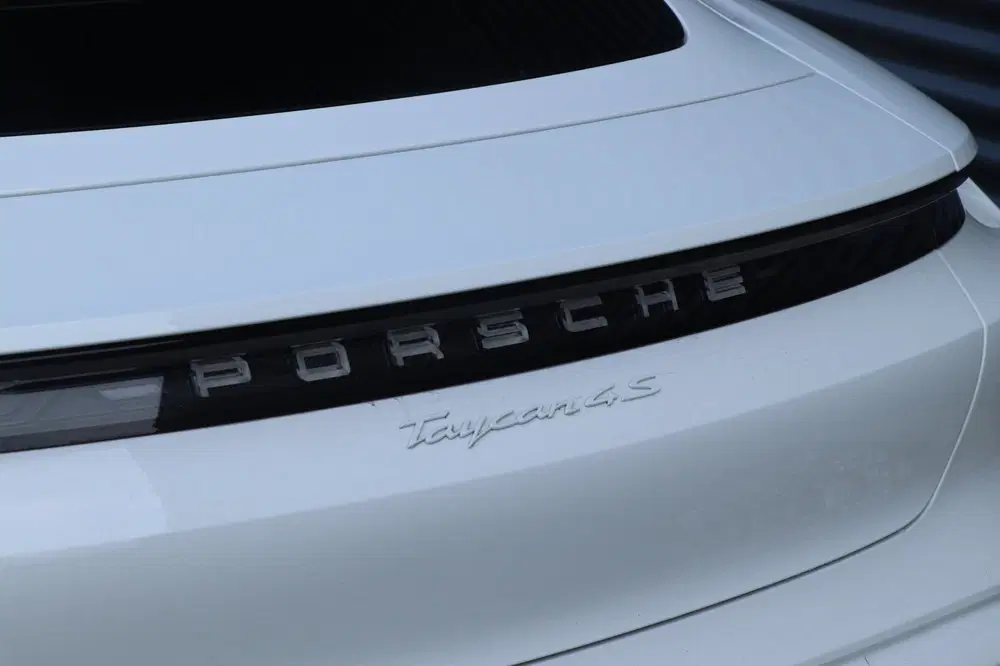 Porsche Taycan 4S Performance 84 kWh uit 2020, foto 5
