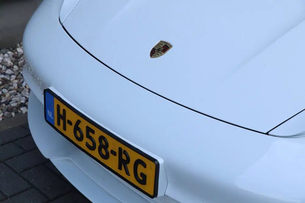 Porsche Taycan 4S Performance 84 kWh uit 2020, foto 8