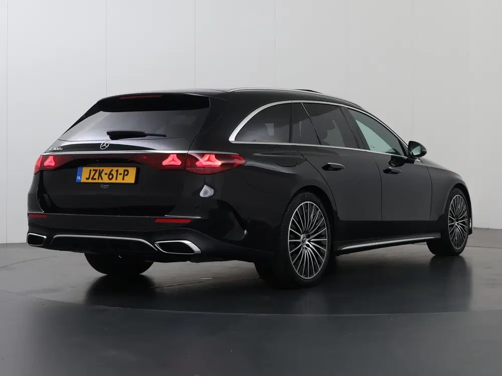 Mercedes-Benz E-Klasse 300e Sport Edition uit 2026, foto 2