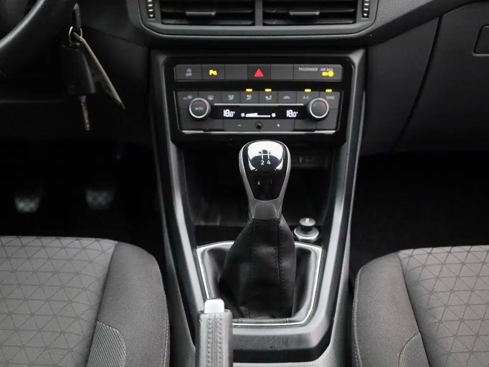 Volkswagen T-Cross 1.0 TSI Life uit 2021, foto 9