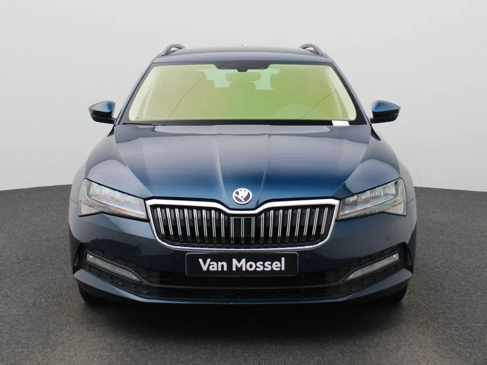 Skoda Superb 2.0 TDI Business Edition uit 2022, foto 3