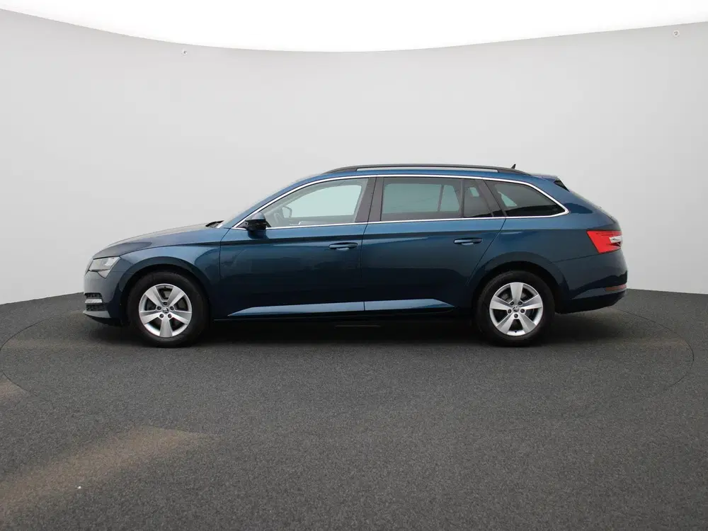 Skoda Superb 2.0 TDI Business Edition uit 2022, foto 4