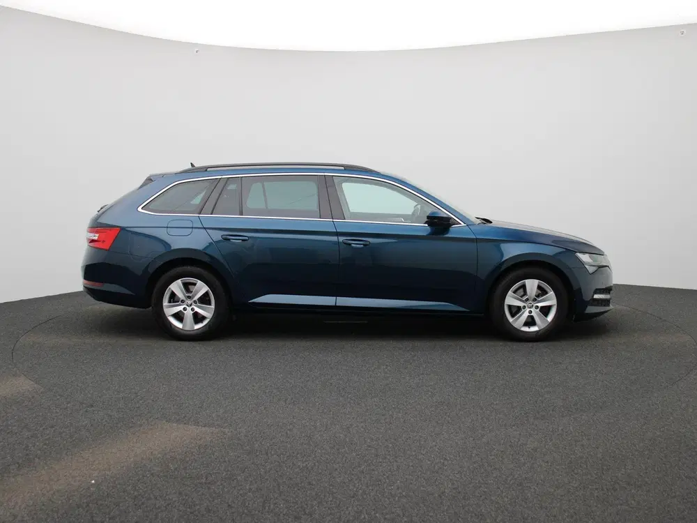 Skoda Superb 2.0 TDI Business Edition uit 2022, foto 6