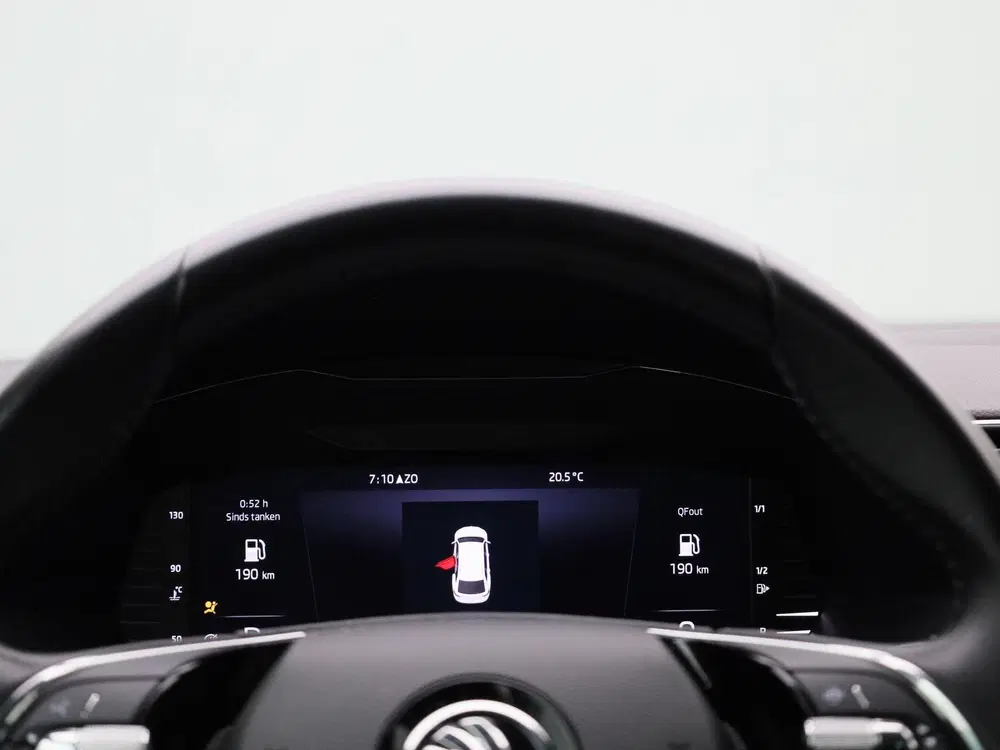 Skoda Superb 2.0 TDI Business Edition uit 2022, foto 8