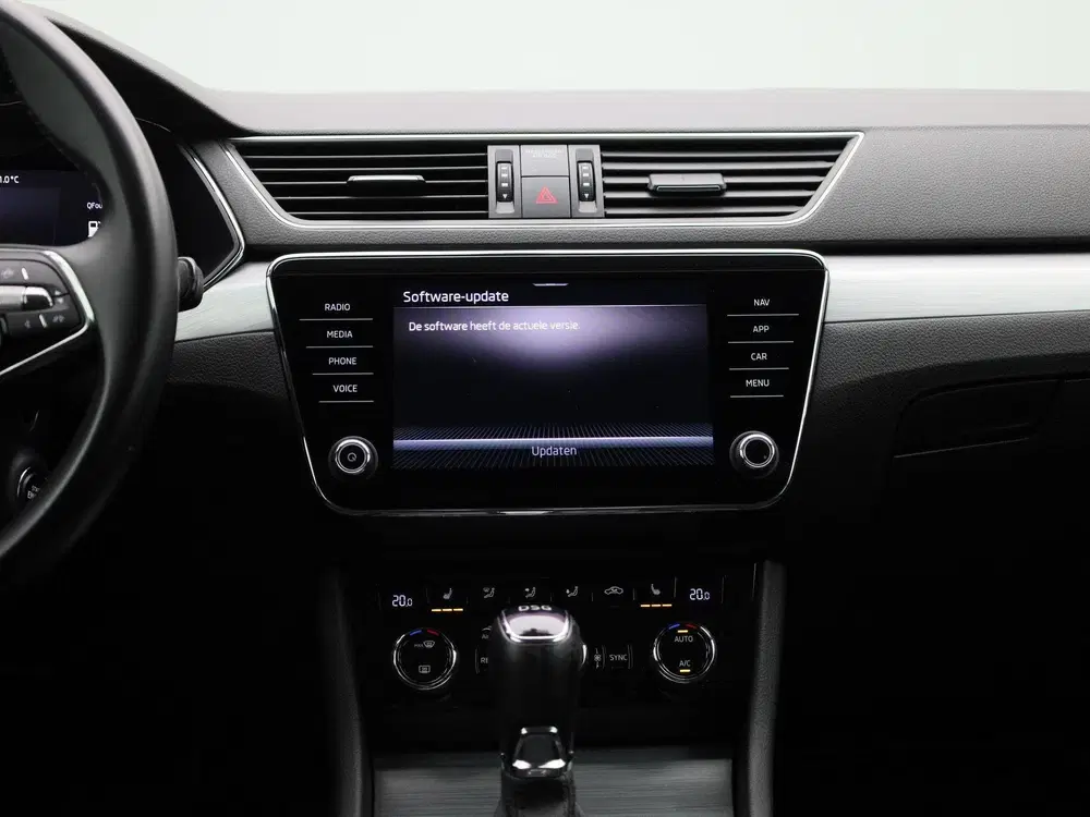Skoda Superb 2.0 TDI Business Edition uit 2022, foto 9