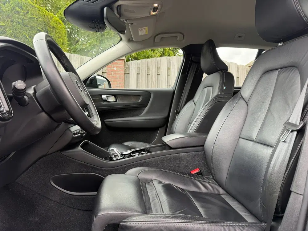 Volvo XC40 1.5 T4 Plug-in hybrid Ultimate Dark SHADOW uit 2023, foto 13