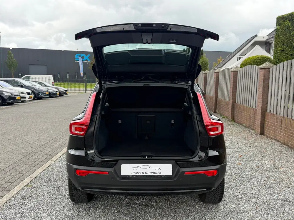 Volvo XC40 1.5 T4 Plug-in hybrid Ultimate Dark SHADOW uit 2023, foto 6
