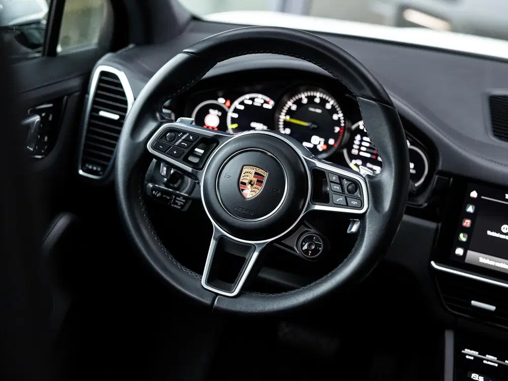 Porsche Cayenne 3.0 E-Hybrid Platinum Edition uit 2021, foto 14