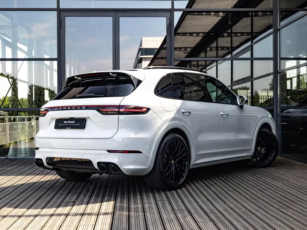 Porsche Cayenne 3.0 E-Hybrid Platinum Edition uit 2021, foto 4