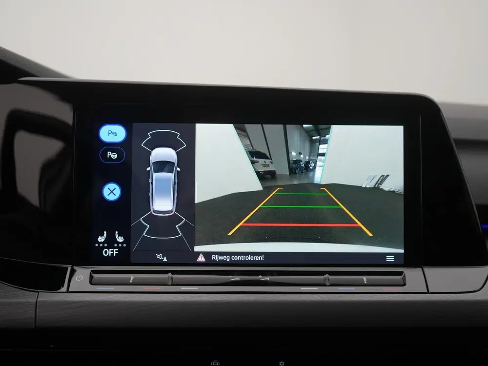 Volkswagen Golf 1.5 eTSI Business AUTOMAAT uit 2023, foto 12