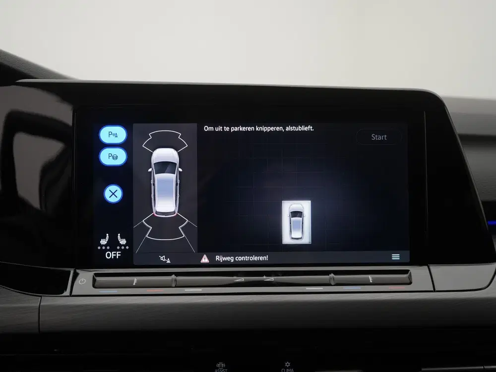 Volkswagen Golf 1.5 eTSI Business AUTOMAAT uit 2023, foto 13