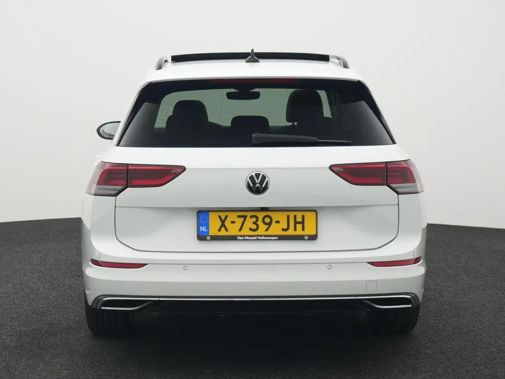 Volkswagen Golf 1.5 eTSI Business AUTOMAAT uit 2023, foto 5