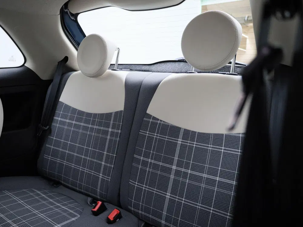 Fiat 500 1.0 Hybrid Lounge uit 2021, foto 10