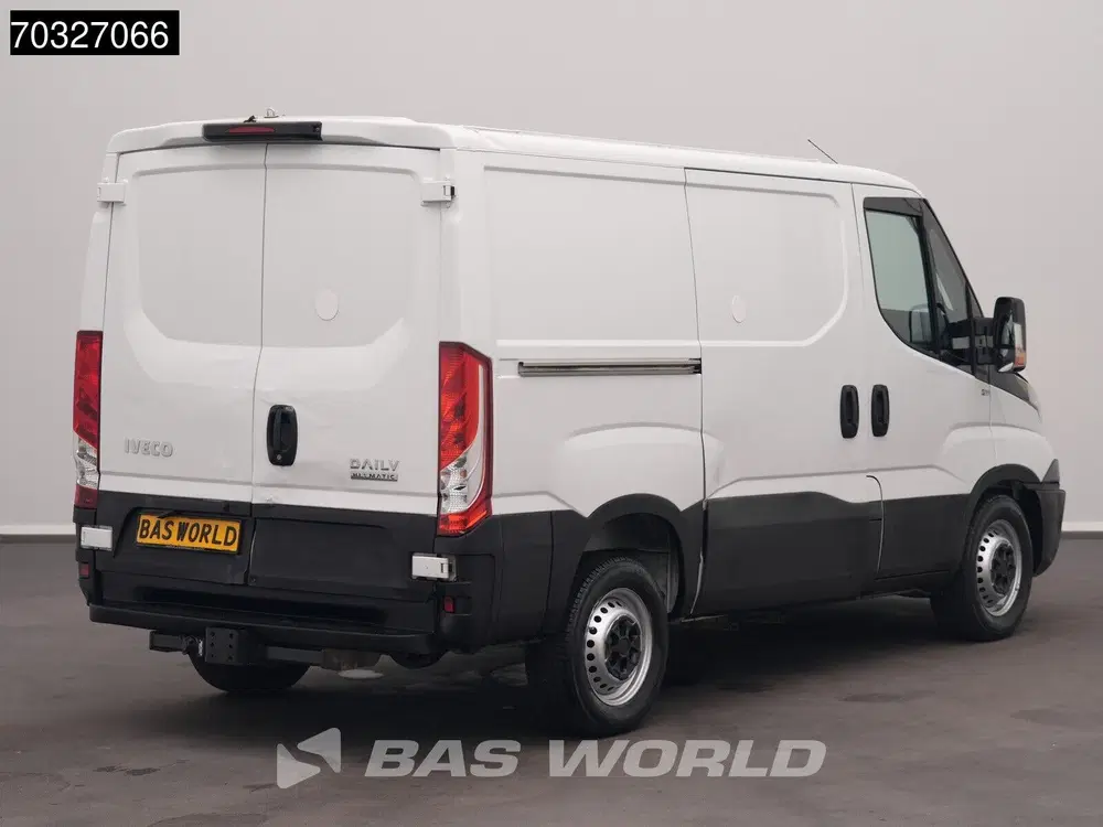 Iveco Daily 3.0L Automaat L1H1 180PK L1 Kompakt Cruise uit 2019, foto 2