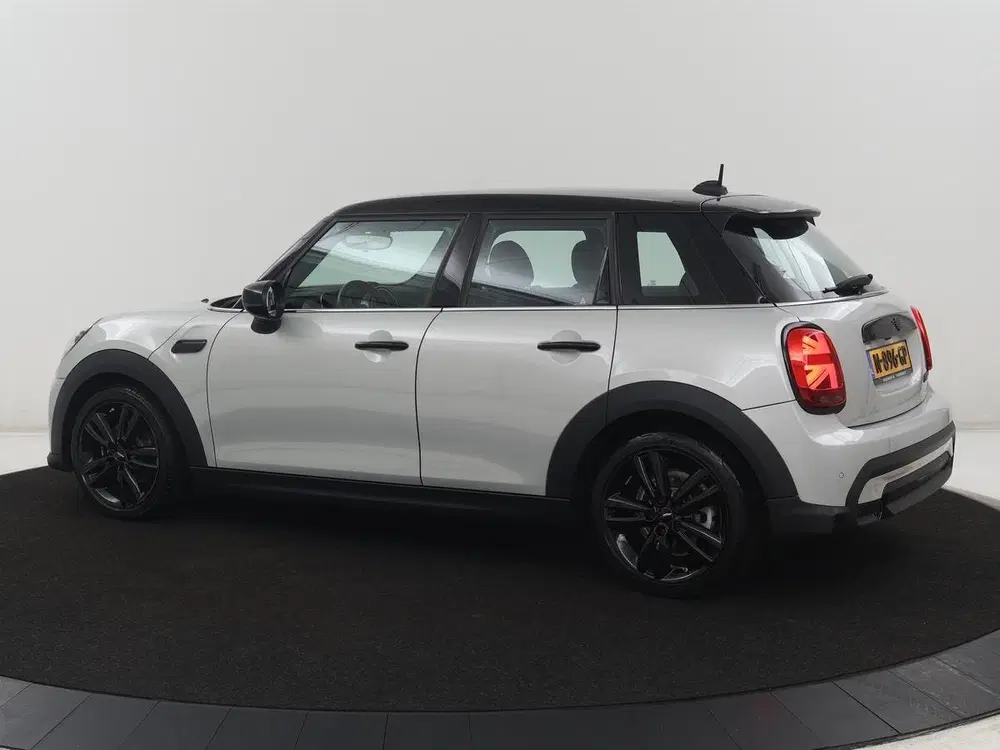 Mini Cooper 1.5 Cooper Business Edition uit 2021, foto 2