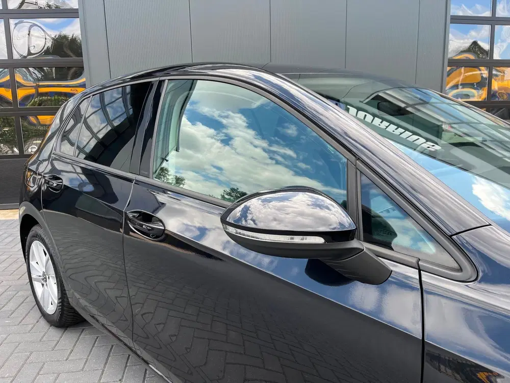 Volkswagen Golf 1.5 eTSI Life Business NLAuto uit 2023, foto 6
