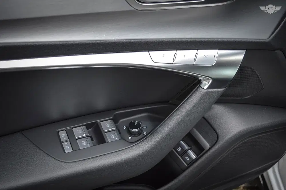 Audi A6 55 TFSIe uit 2022, foto 8