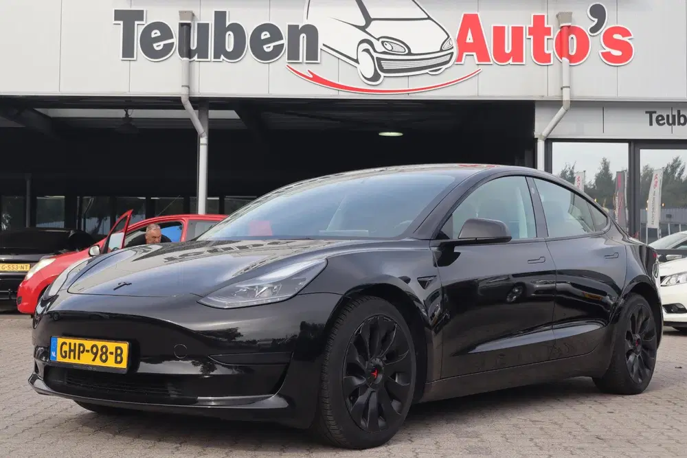 Tesla Model 3 Standard RWD Plus 60 kWh uit 2023