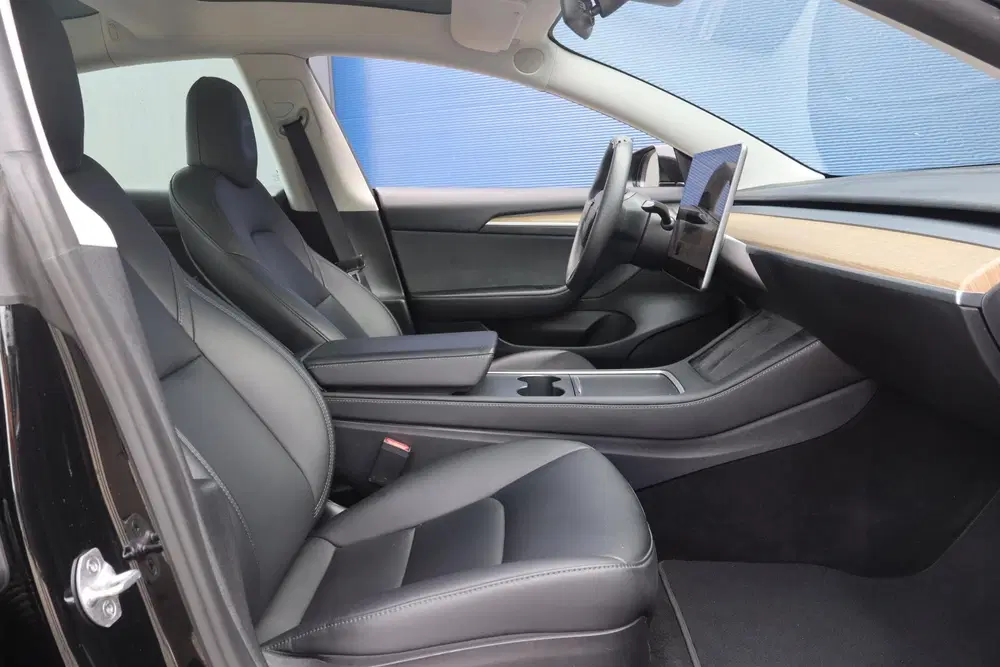 Tesla Model 3 Standard RWD Plus 60 kWh uit 2023, foto 12